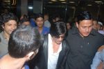 Shahrukh Khan snapped at international airport on 9th Dec 2011 (7).JPG